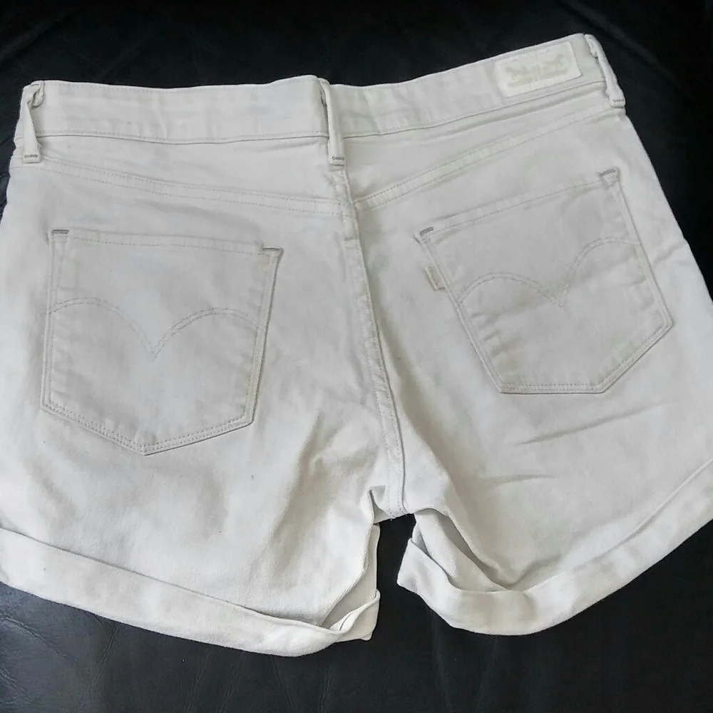 Levi’s White Label Rolled Hem Cream Shorts Size 30 - Picture 10 of 12